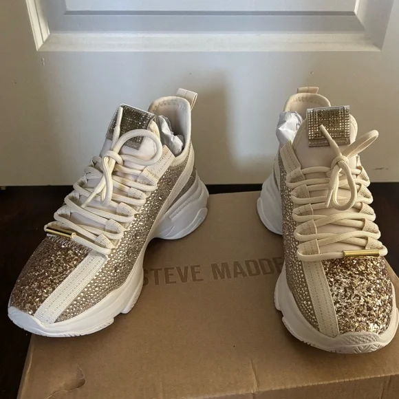 Glitter Shoes - Picture 2 of 10